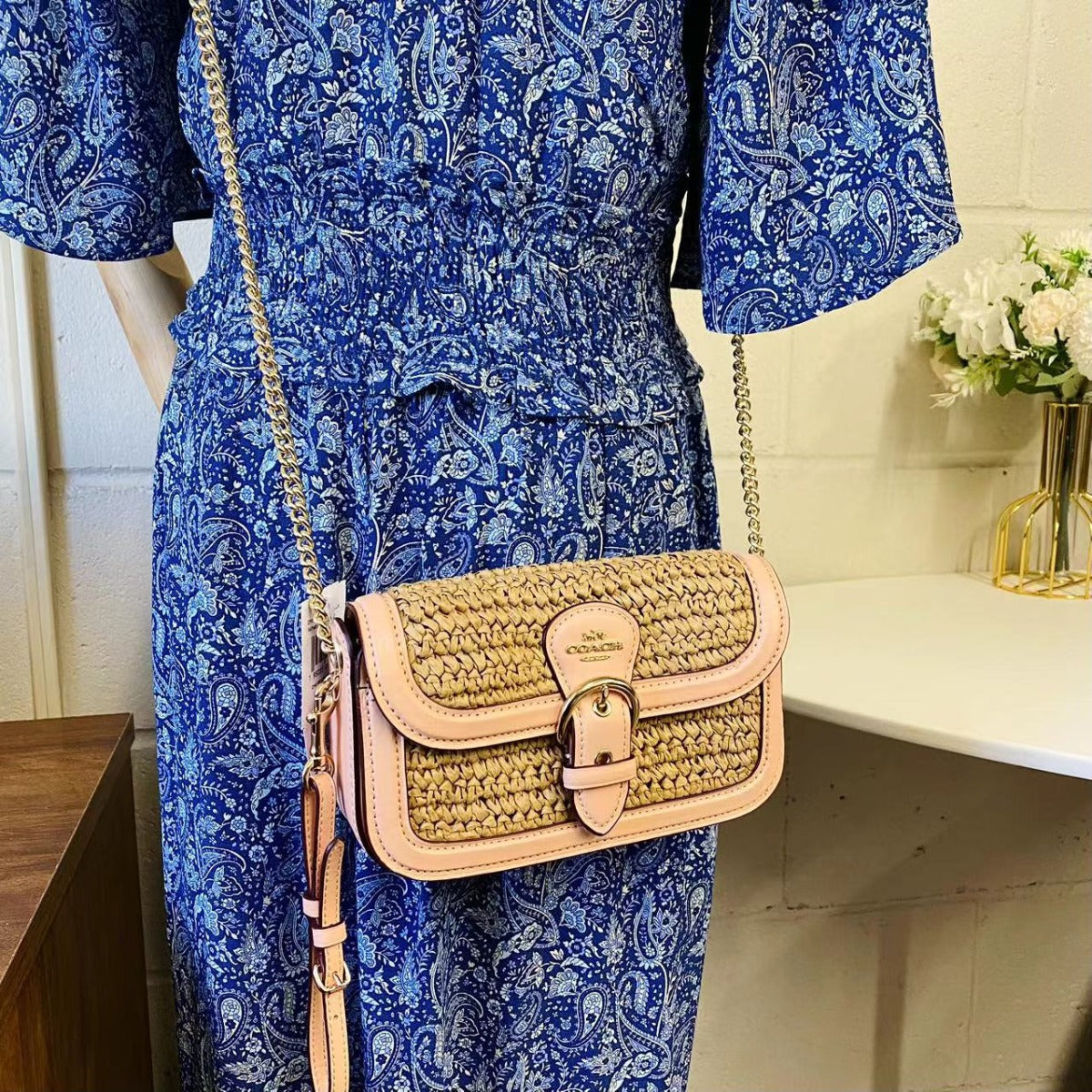 Coach C9925 Kleo Crossbody In Gold/Natural/Faded Blush Coach C9925 Kleo Crossbody In Gold/Natural/Faded Blush